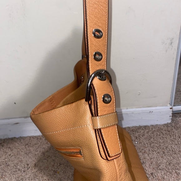 Coach F15064 Leather Duffle Pebbled Leather Bucket Bag Good Condition - Picture 6 of 7